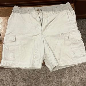 Savane khaki shorts size 38